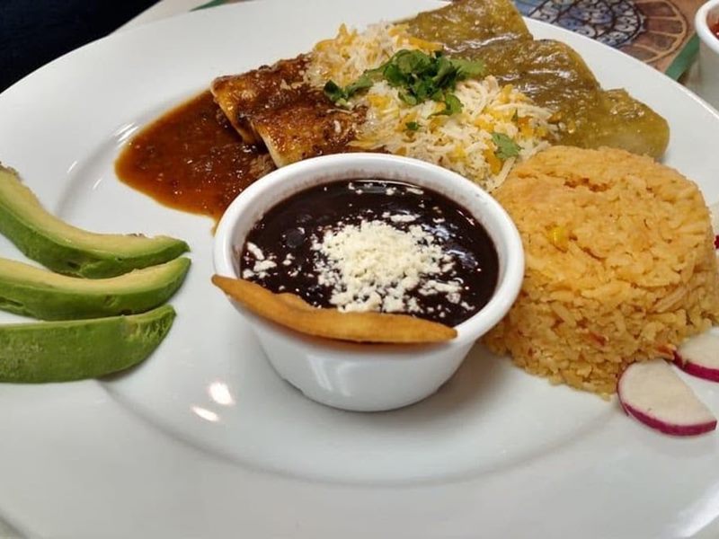 El manantial woodbury food